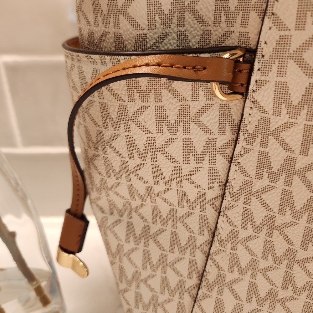 Michael Kors Signature Canvas Monogram Voyager East West Tote Purse Bag Vanilla - Picture 3 of 10